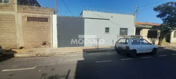 Galpão/Depósito/Armazém para alugar, 250m² no Nossa Senhora das Graças, Uberlândia