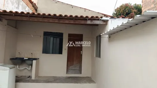 Casa com 2 Quartos para alugar, 30m² no Bateias, Vitória da Conquista