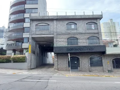 Prédio Comercial para alugar, 784m² no Exposição, Caxias do Sul