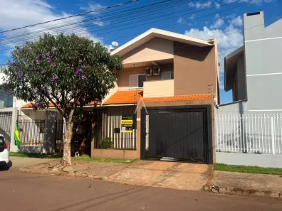Sobrado com 4 Quartos para alugar, 147m² no Jardim Gisela, Toledo