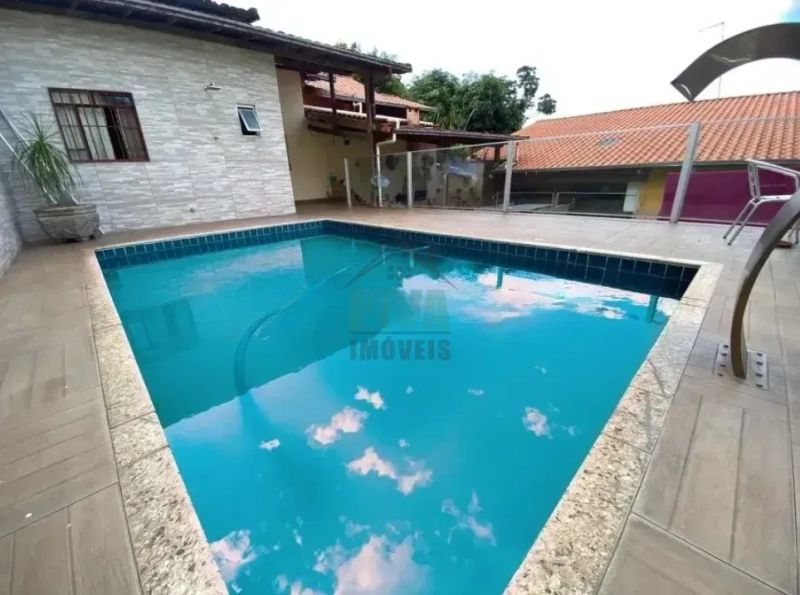 Casa com 3 quartos — Alto Caiçaras, Belo Horizonte