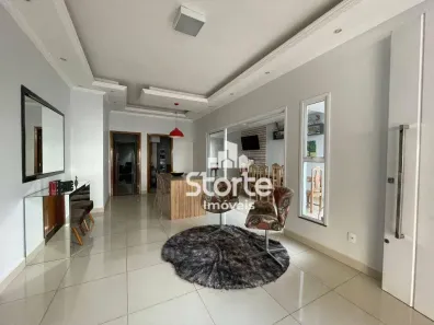 Casa com 3 Quartos à venda, 200m² no Santa Rosa, Uberlândia