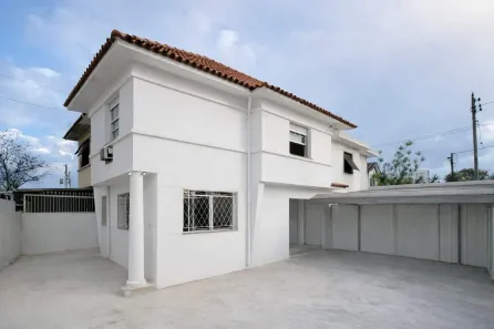 Casa com 3 Quartos para alugar, 134m² no Aparecida, Santos