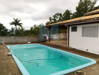 Fazenda/Sítio com 3 Quartos à venda, 100m² no Vila Favorino, Caçapava