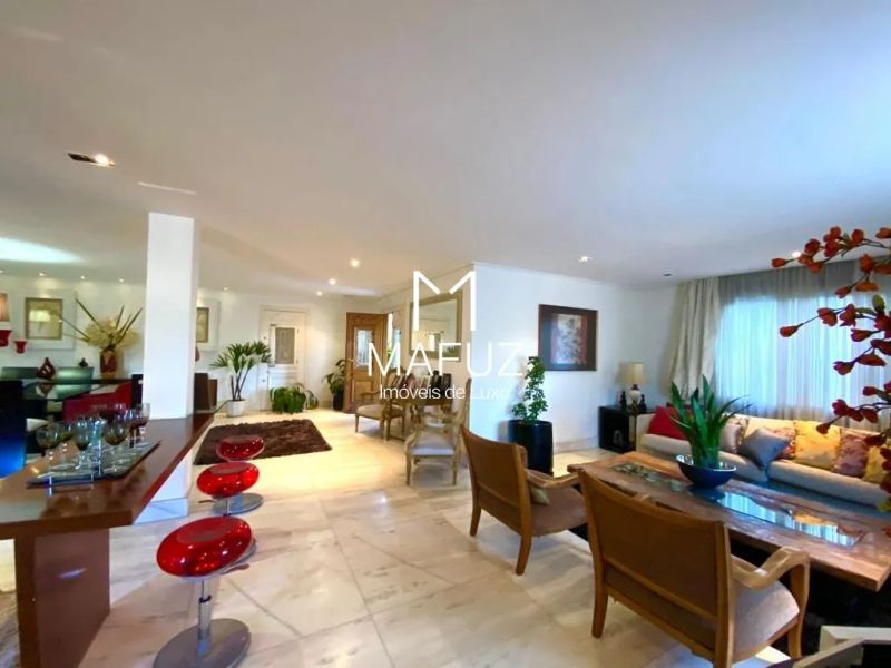 Casa com 4 quartos — Santa Lúcia, Belo Horizonte