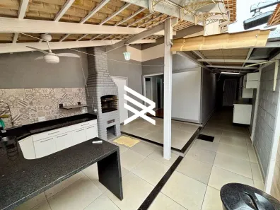 Casa de Condomínio com 3 Quartos para alugar, 120m² no Tubalina, Uberlândia