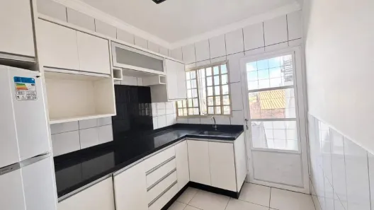Casa com 2 Quartos à venda, 70m² no Jardim Neman Sahyun, Londrina