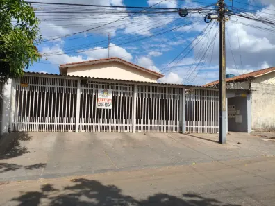 Casa com 3 Quartos para alugar, 100m² no Jardim Novo Mundo, Goiânia