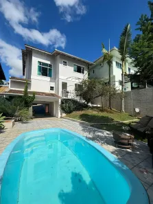 Casa com 3 Quartos para alugar, 300m² no Ariribá, Balneário Camboriú