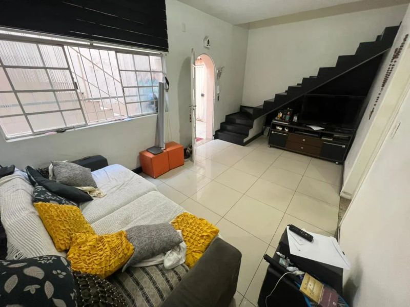 Casa com 4 quartos — Santa Branca, Belo Horizonte