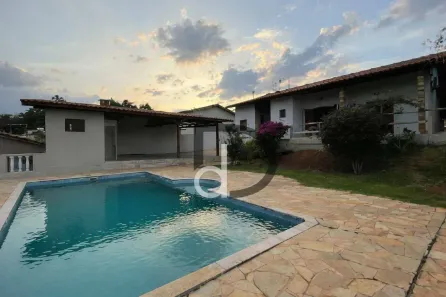Casa com 3 Quartos à venda, 278m² no Buracão, Vinhedo