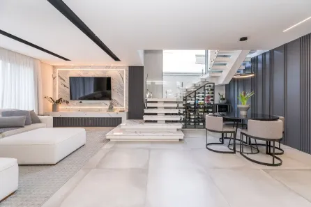 Casa de Condomínio com 4 Quartos à venda, 450m² no São João, Curitiba
