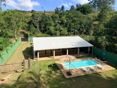 Fazenda/Sítio com 3 Quartos à venda, 2000m² no Vale dos Pinheiros, Pinheiral