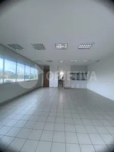 Sala Comercial para alugar, 164m² no Tabajaras, Uberlândia