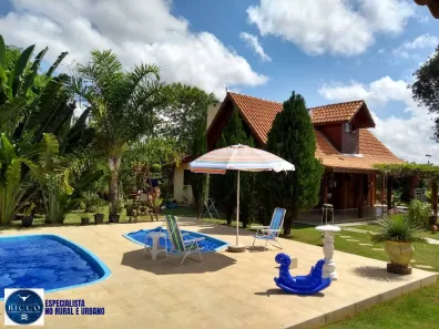 Fazenda/Sítio com 4 Quartos à venda, 280m² no Centro, Caturaí