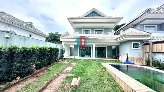 Casa de Condomínio com 4 Quartos para alugar, 243m² no Recreio dos Bandeirantes, Rio de Janeiro