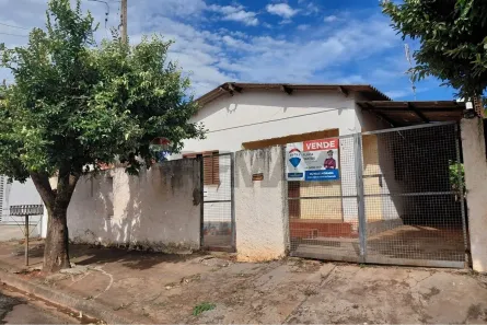 Casa com 4 Quartos à venda, 162m² no Jardim Bandeirantes, Lins