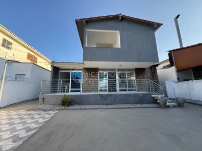 Casa com 5 Quartos para alugar, 157m² no Lagoa Nova, Natal