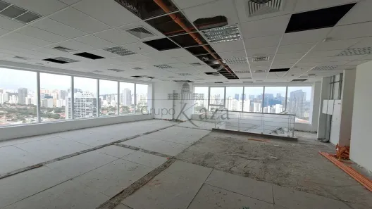 Ponto Comercial com 4 Quartos para alugar, 731m² no Cidade Monções, São Paulo
