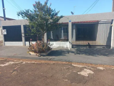 Casa com 3 Quartos à venda, 93m² no Cafezal, Londrina