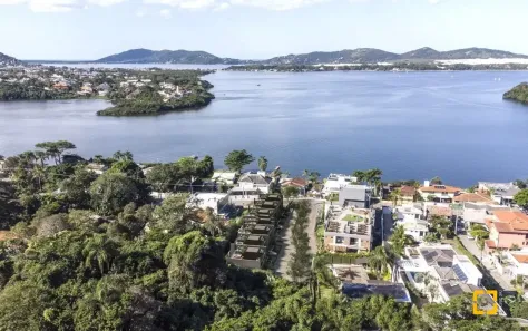Casa de Condomínio com 2 Quartos à venda, 142m² no Lagoa da Conceição, Florianópolis