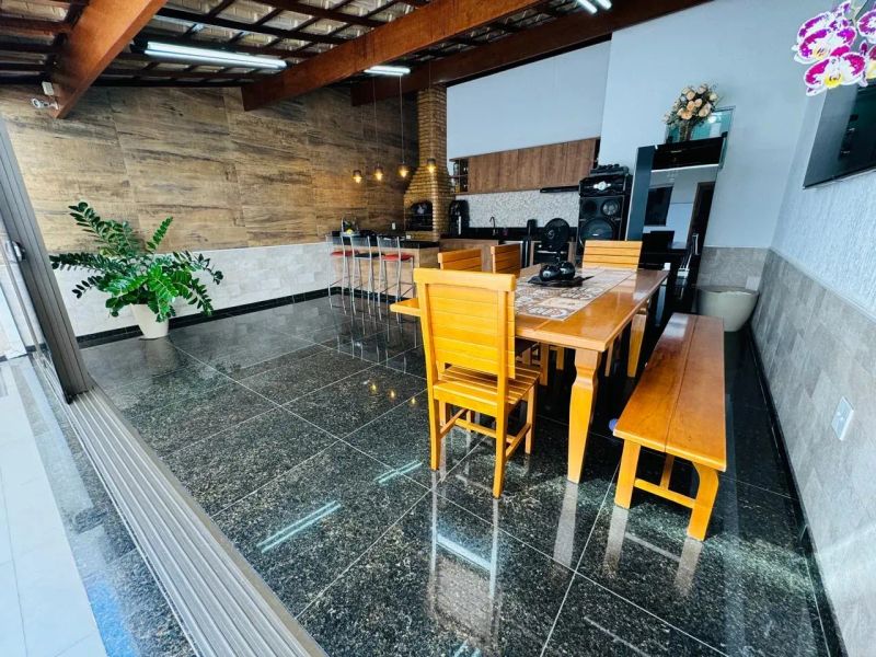 Casa com 3 quartos — Santa Amélia, Belo Horizonte