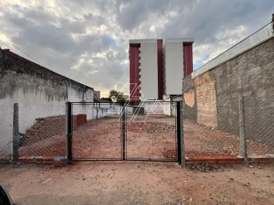 Lote/Terreno para alugar, 305m² no Centro, Marília