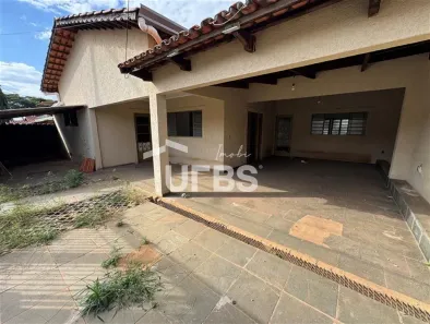 Casa de Condomínio com 3 Quartos à venda, 300m² no Jardim Atlântico, Goiânia
