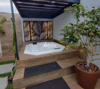 Casa com 3 Quartos à venda, 160m² no Cidade Jardim, Uberlândia