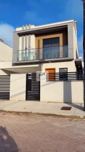 Sobrado com 3 Quartos à venda, 157m² no São João do Rio Vermelho, Florianópolis