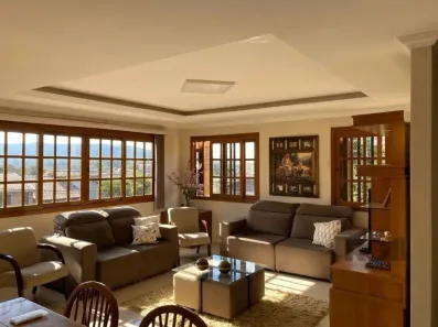 Casa com 3 Quartos à venda, 300m² no Lomba do Pinheiro, Porto Alegre