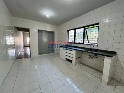 Sobrado com 2 Quartos para alugar, 104m² no Jardim Jacinto, Jacareí