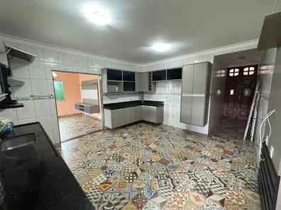 Sobrado com 4 Quartos para alugar, 250m² no Cidade Nova, Ananindeua
