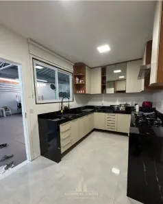 Casa com 3 Quartos à venda, 204m² no Santo Antônio, Vitória