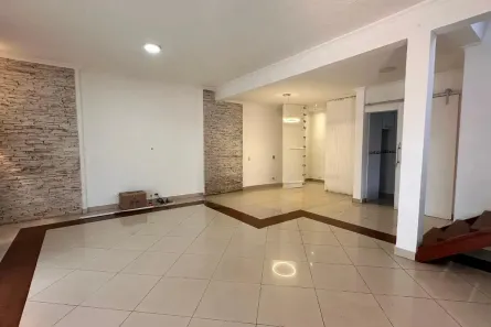Casa com 3 Quartos à venda, 265m² no Santo Amaro, São Paulo