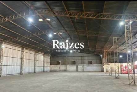 Galpão/Depósito/Armazém para alugar, 1000m² no Segismundo Pereira, Uberlândia