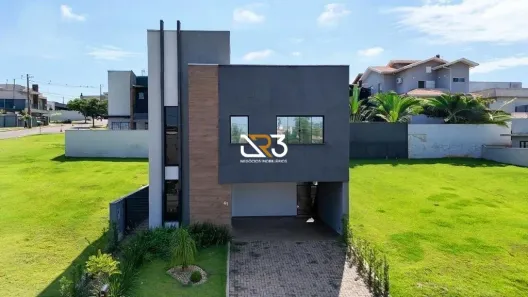 Casa de Condomínio com 3 Quartos para alugar, 180m² no Conjunto Habitacional Alexandre Urbanas, Londrina