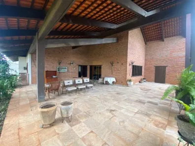 Casa com 3 Quartos para venda ou aluguel, 562m² no Duque de Caxias, Cuiabá