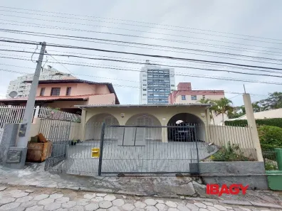 Casa com 4 Quartos para alugar, 184m² no Trindade, Florianópolis