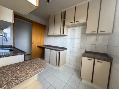 Apartamento com 3 Quartos para alugar, 80m² no Centro, Cascavel