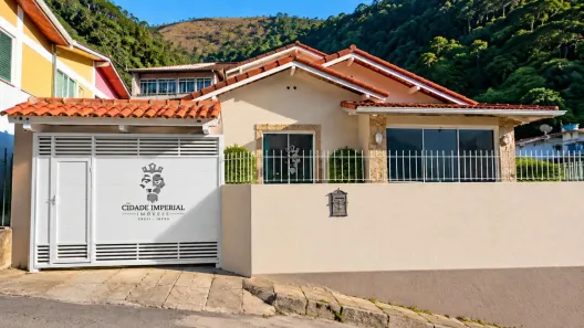 Casa com 4 Quartos à venda, 270m² no Corrêas, Petrópolis
