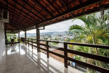 Casa com 3 Quartos à venda, 250m² no Piratininga, Niterói