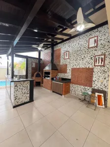 Casa de Condomínio com 4 Quartos para alugar, 300m² no Jardim Itália, Cuiabá