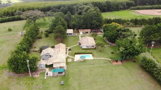 Fazenda/Sítio com 4 Quartos à venda, 141840m² no Centro, Botucatu