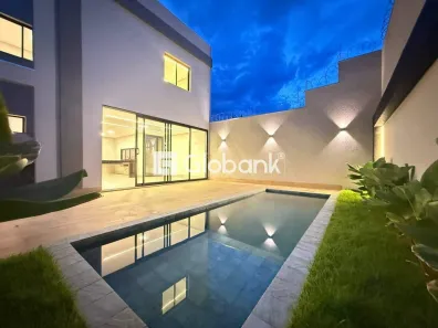 Casa com 4 Quartos à venda, 220m² no Ibituruna, Montes Claros