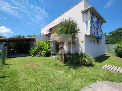 Casa com 3 Quartos para alugar, 200m² no Campeche, Florianópolis