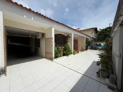 Casa com 4 Quartos para alugar, 320m² no Amadeu Furtado, Fortaleza