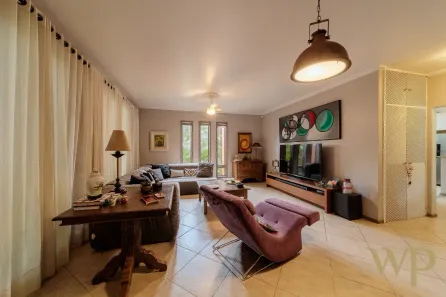 Casa com 3 Quartos à venda, 214m² no Glória, Joinville