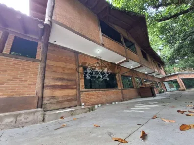 Sobrado com 3 Quartos à venda, 2500m² no Cantagalo, Caraguatatuba