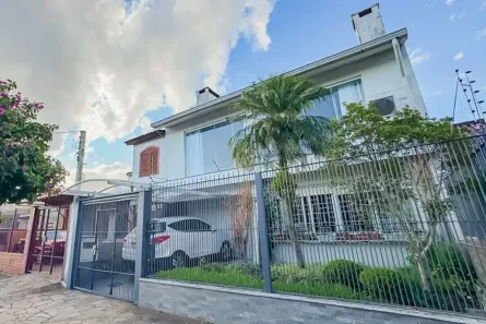 Sobrado com 4 Quartos à venda, 233m² no Santa Maria Goretti, Porto Alegre